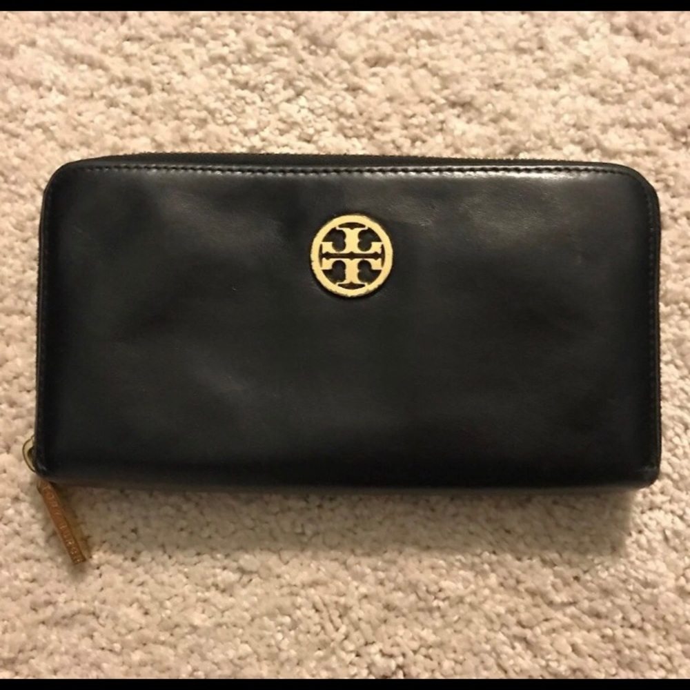 Tory Burch Black Zip Wallet